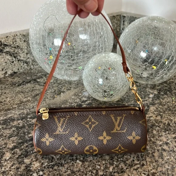 Louis Vuitton Monogram Mini Papillon Pouchette - Picture 7 of 15